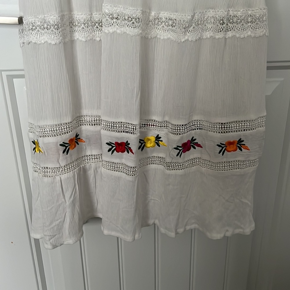 Chicwish Embroidery and Lace Trims Inserted Cotton Maxi Dress - Picture 8 of 8
